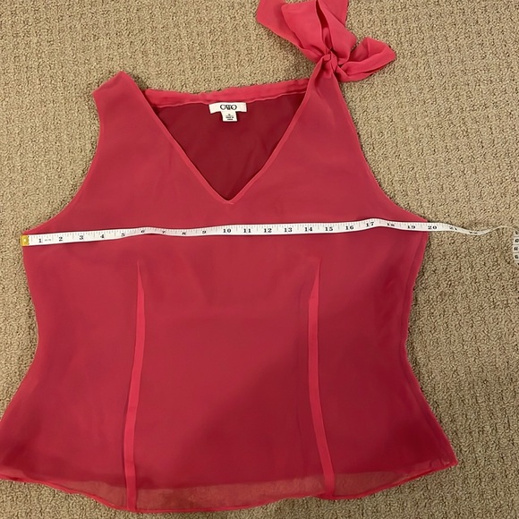 Beautiful top - Picture 4 of 5